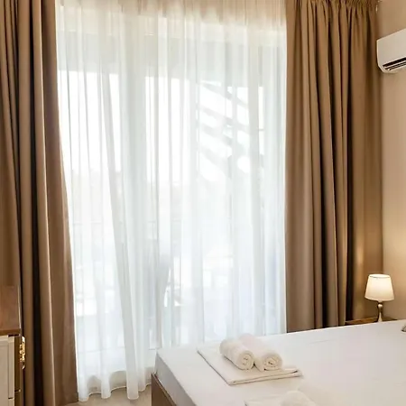 Modern With Balcony In C-max Center By Flat Manаger Apartament Varna